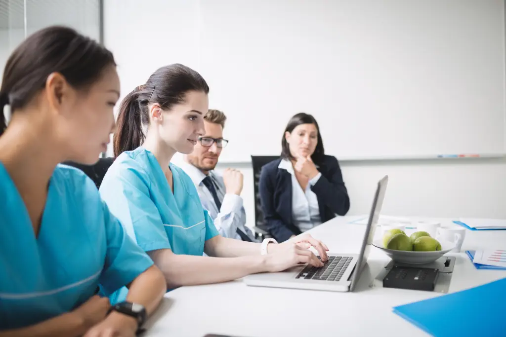 how to become a nursing assistant